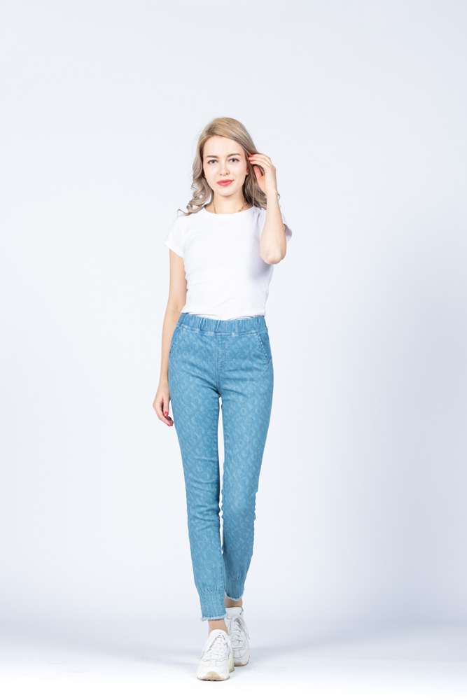 Jeans Women Denim Fabric Pants with Pattern